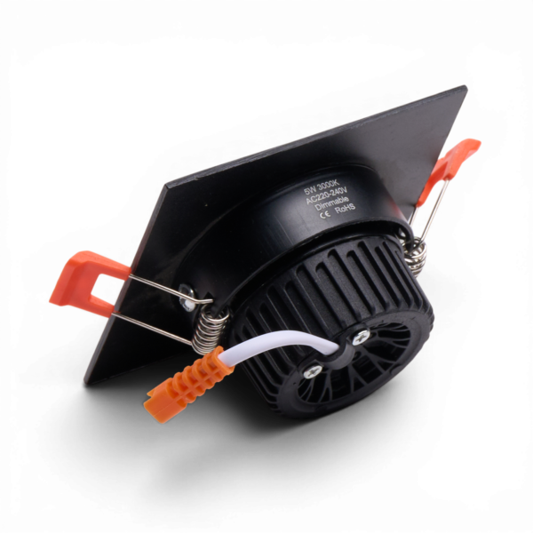 CRIUS_CR3041053________T113 5 CRIUS Vierkant Verstelbare Spot 5W 3000k Zwart inclusief driver Fase-dimmen