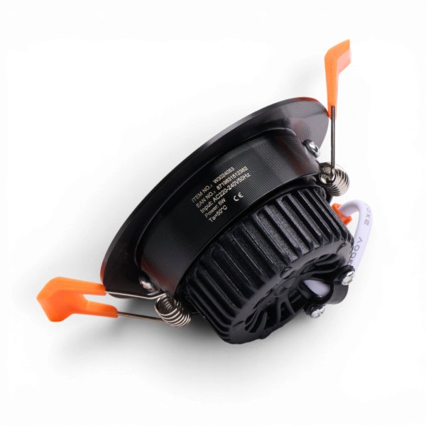 CRIUS_CR3048053_______U108 8 CRIUS Ronde Spot 5W 3000k Zwart Verstelbaar inclusief driver Fase-dimmen