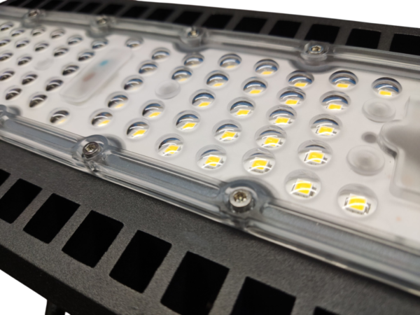 CRIUS Multy light 50W 5500lm 5000k IP65 Kantelbaar met geïntegreerde driver