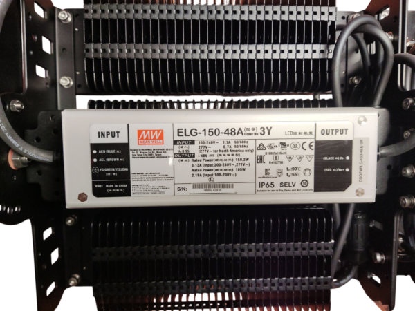 CRIUS multy light 240W 5000k IP65 Kantelbaar MEANWELL driver